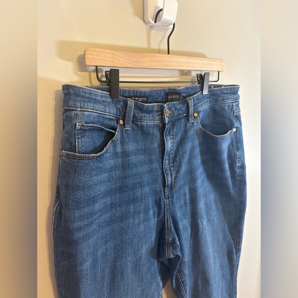 Talbots • The Curvy Straight Leg Jean Size 14 Medium Wash High Rise Denim Casual - Picture 5 of 11